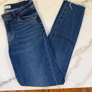 Abercrombie & Fitch Dark Blue Ankle Jeans